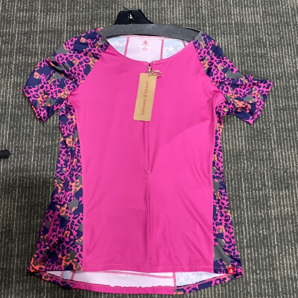 short sleeve athletic shirt